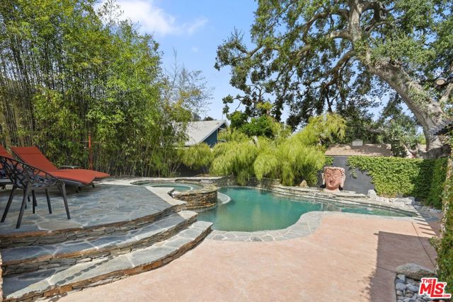 5324 Irvine Avenue, Valley Village CA: https://media.crmls.org/mediaz/f2dc3b47-a8cb-4965-bc58-df5f15bf044e.jpg