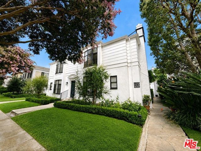 236 South Spalding Drive, 1/2 photo 43