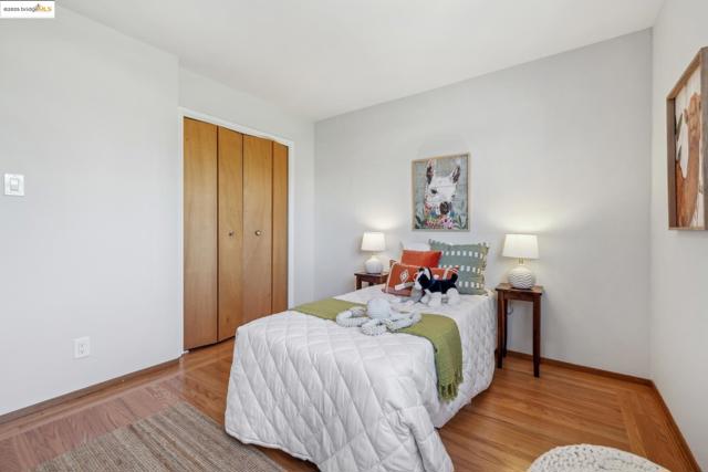 827 Norvell St, El Cerrito CA: https://media.crmls.org/mediaz/f2dcf24c-2bdf-461b-bde0-f2a5582003f3.jpg