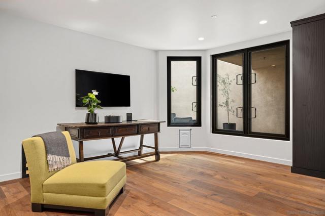 2500 6th Ave, San Diego CA: https://media.crmls.org/mediaz/f2dcf7f0-9caf-4ee8-864b-a0ac7667cd3e.jpg