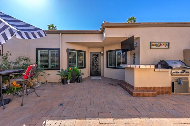 54121 Oakhill, La Quinta CA: https://media.crmls.org/mediaz/f2dd1357-4814-4b91-b02b-5cb29df8c402.jpg
