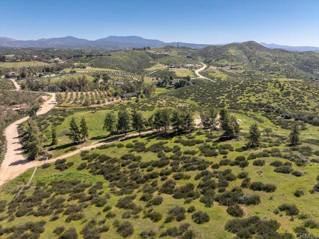 40707 Intrepid Rd, Hemet CA: https://media.crmls.org/mediaz/f2dd2006-636e-46ff-9849-9094f7afe34f.jpg