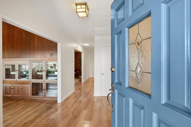 3 Sommerset Rise, Monterey CA: https://media.crmls.org/mediaz/f2dd92af-f02b-4285-8b93-c96edd349ce8.jpg