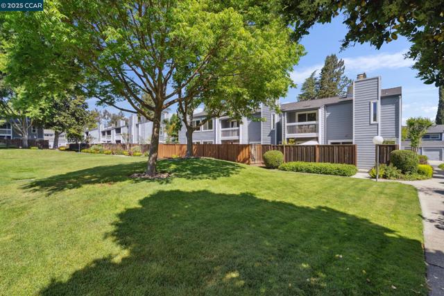 250 Ashley Circle, Danville CA: https://media.crmls.org/mediaz/f2de2d1e-2eb4-4d39-91ac-34d8775849b6.jpg