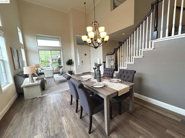 8040 Kelok Way, Clayton CA: https://media.crmls.org/mediaz/f2deaf7d-9686-47c2-accf-7042cf1668e5.jpg