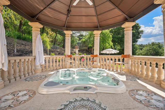 16840 Cypress Way, Los Gatos CA: https://media.crmls.org/mediaz/f2ded6eb-24a2-42af-a3b5-a7e8ea1d5bd3.jpg