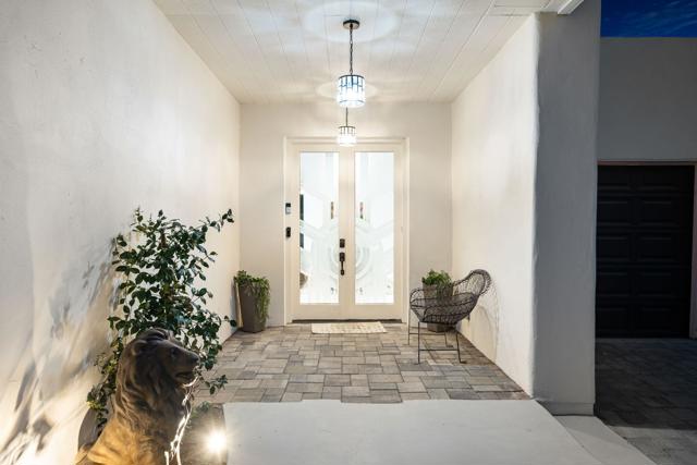 74775 Del Coronado Drive, Palm Desert CA: https://media.crmls.org/mediaz/f2dfb6ee-39fb-40d3-8a3b-54c3b436f569.jpg