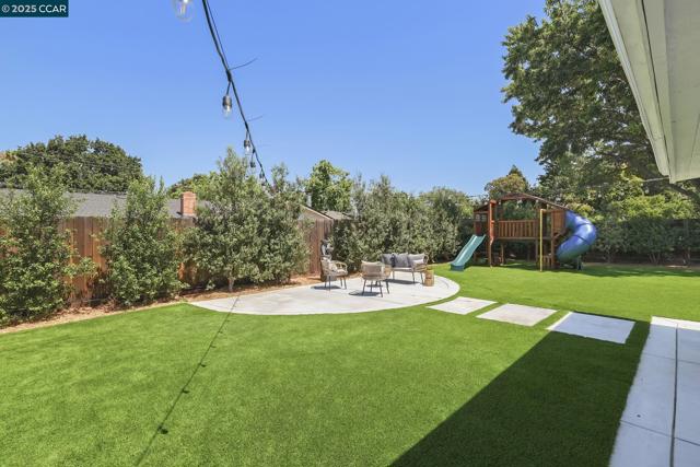 3937 Majestic Dr, Concord CA: https://media.crmls.org/mediaz/f2e09a26-46c5-4374-9c21-35e3d0794a11.jpg