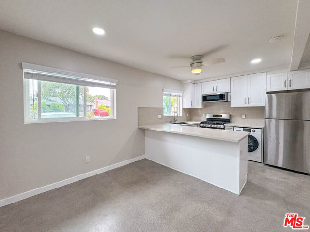 6802 E Huntdale Street, Long Beach CA: https://media.crmls.org/mediaz/f2e0f3b4-1c1e-4553-9134-f99d9db635b7.jpg