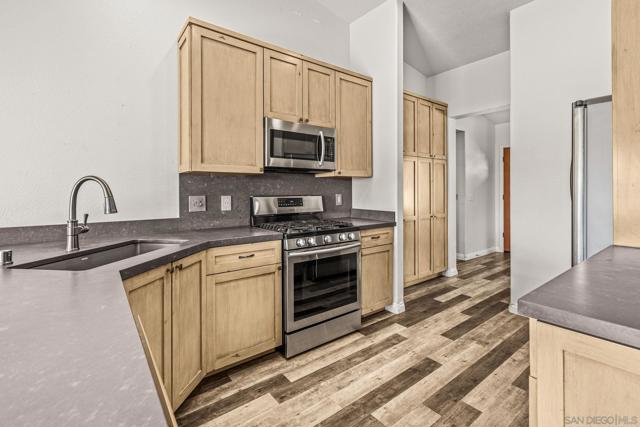 16579 Daza Dr, Ramona CA: https://media.crmls.org/mediaz/f2e11fb7-4766-4193-84b3-66c1eed225c2.jpg