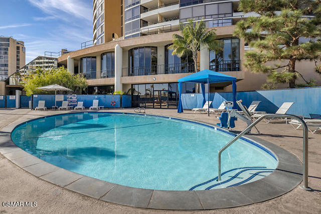 4335 Marina City, Marina del Rey CA: https://media.crmls.org/mediaz/f2e14266-fea3-4b12-89d4-bea300d0ec0c.jpg