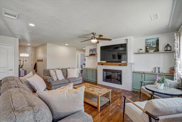 8100 Springdale Court, Gilroy CA: https://media.crmls.org/mediaz/f2e1be23-fbb5-4da7-b96f-84cc6fd7b92f.jpg