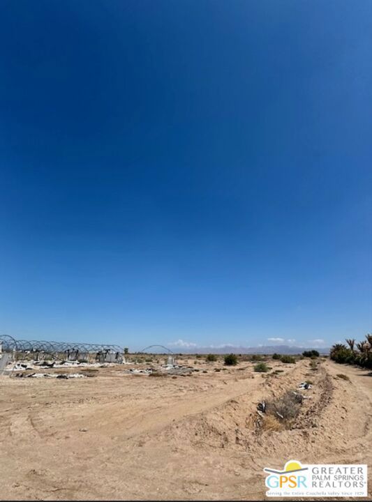 0 Noffsinger, Niland CA: https://media.crmls.org/mediaz/f2e1eb13-5e59-4ae7-baaf-0895a0ffe254.jpg