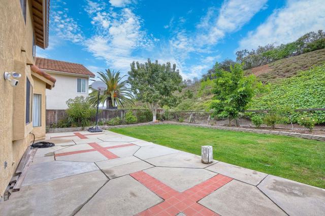 2091 Sequoia Crest, Vista CA: https://media.crmls.org/mediaz/f2e1f78a-ea03-44d8-a1fa-4004d6371986.jpg