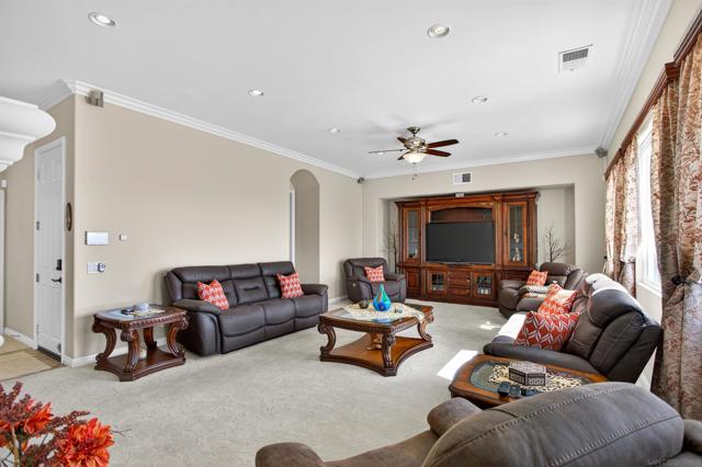 Image 25 of 73 For 18410 Lakepointe Dr