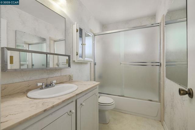 2054 Newton Way, Concord CA: https://media.crmls.org/mediaz/f2e2b498-d080-4874-b851-90caca2ff148.jpg