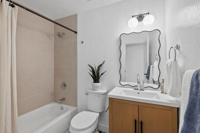 1575 Acacia Way, Morgan Hill CA: https://media.crmls.org/mediaz/f2e385d9-7729-4620-b790-4c9608875eb4.jpg