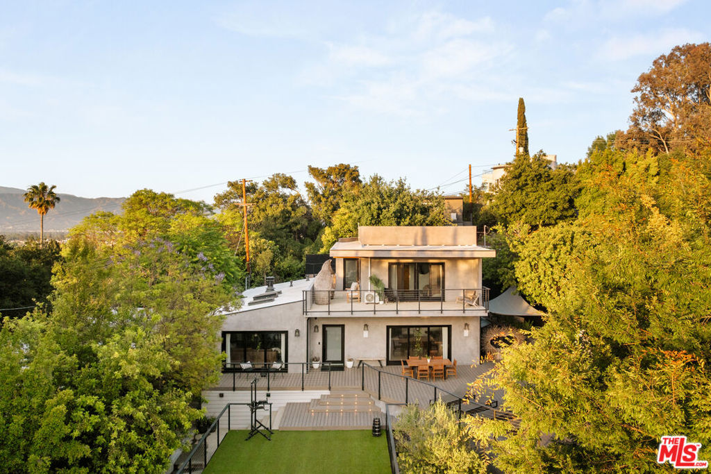 3936 Farley CourtStudio City img 7