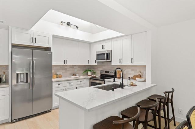 1259 La Casa Drive, San Marcos CA: https://media.crmls.org/mediaz/f2e3ef2a-ebb8-4940-97e7-4d49b33e7648.jpg