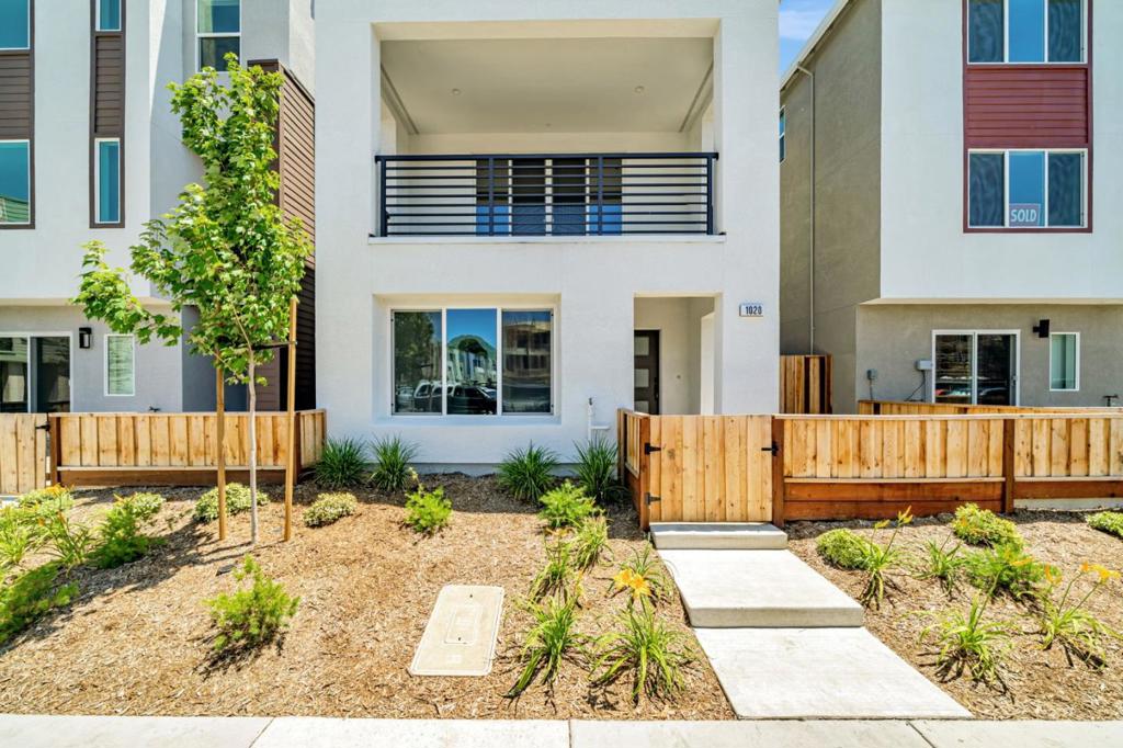 1020 Sinopia Terrace