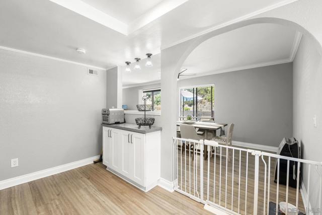 9997 Paseo Montril, San Diego CA: https://media.crmls.org/mediaz/f2e4e914-5dba-4017-86eb-92eb40ddfb28.jpg