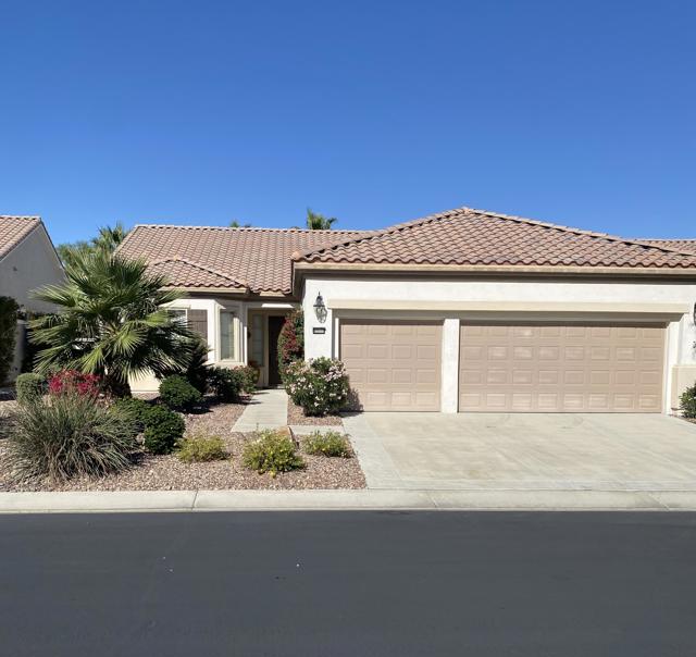 80600 Avenida Santa Carmen, Indio CA: https://media.crmls.org/mediaz/f2e5e00a-2c79-4151-bf1f-02f5855deb70.jpg
