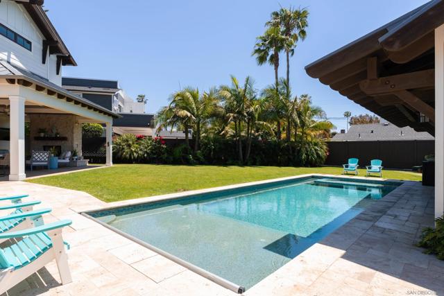1040 Pine St, Coronado CA: https://media.crmls.org/mediaz/f2e64241-7169-422a-91a5-748ebffbf850.jpg
