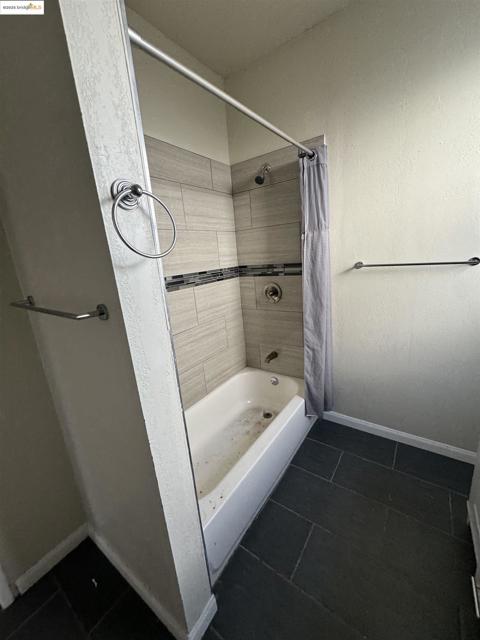 1525 Adeline St, Oakland CA: https://media.crmls.org/mediaz/f2e64661-d2bc-461b-88e1-d71254003b0e.jpg