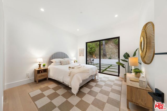 4637 Dunas Lane, Tarzana CA: https://media.crmls.org/mediaz/f2e65aae-a38a-4b6b-b8ba-0d59979958e5.jpg