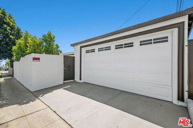 4401 W 58th Place, Los Angeles CA: https://media.crmls.org/mediaz/f2e664ec-3e72-4ff6-ab3b-c2eaf04dd039.jpg