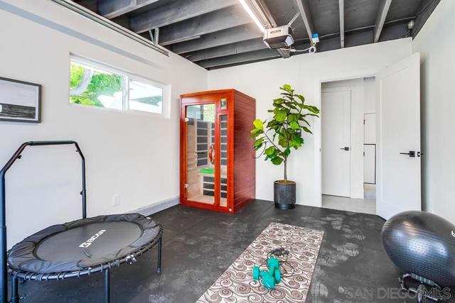 2223 Caminito Preciosa Sur, La Jolla CA: https://media.crmls.org/mediaz/f2e6d8a2-d0ac-482b-aa93-b464dc993842.jpg