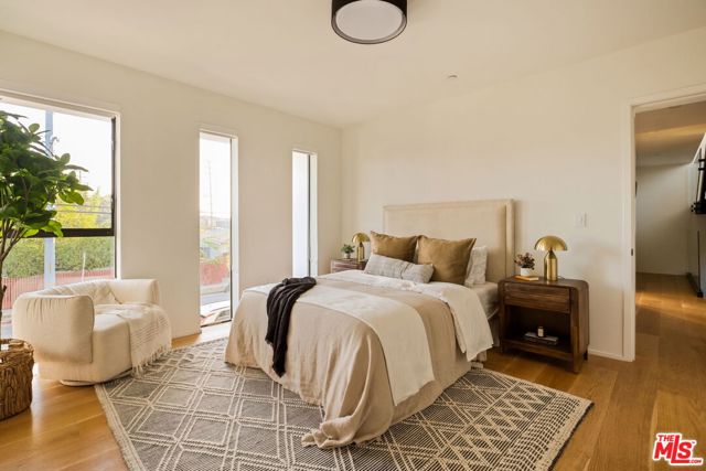 1900 Penmar Avenue, Venice CA: https://media.crmls.org/mediaz/f2e726d5-f6a0-4e5b-8dca-59b7e05ddd78.jpg