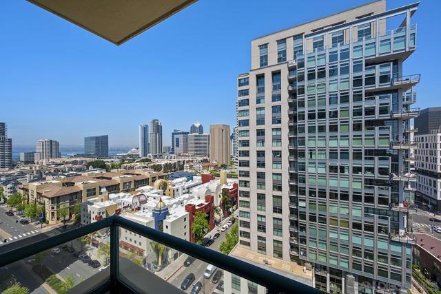 555 Front St, San Diego CA: https://media.crmls.org/mediaz/f2e74518-6fa5-4d7d-a1e9-5f0885c9507d.jpg
