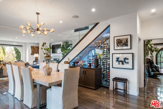 6801 Iris Circle, Los Angeles CA: https://media.crmls.org/mediaz/f2e77ef3-ed84-4538-bbc4-da03c0813bc3.jpg