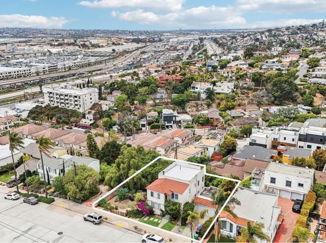 1040 W Redwood Street, San Diego CA: https://media.crmls.org/mediaz/f2e838a9-d06a-47f5-a6f6-3adb4c9b1562.jpg