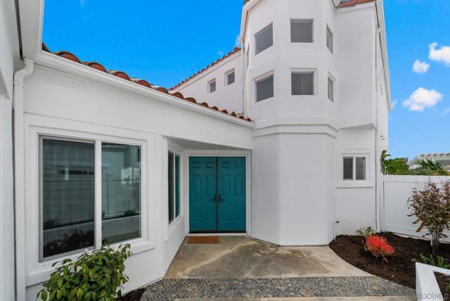 4979 Poseidon Way, Oceanside CA: https://media.crmls.org/mediaz/f2e856ee-b945-4d51-8d43-8481ad2d37a4.jpg