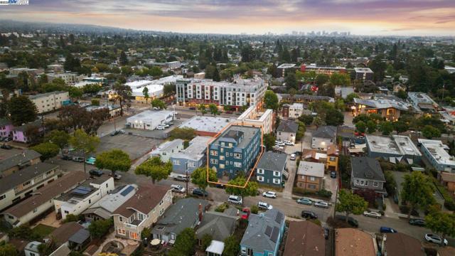 1360 Berkeley Way, Berkeley CA: https://media.crmls.org/mediaz/f2e91f10-32fa-45bf-a3a9-a15a61112971.jpg