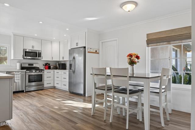 86 Willey Street, Ojai CA: https://media.crmls.org/mediaz/f2e91f9c-a7d8-49f3-b5aa-71c5fe4377b5.jpg