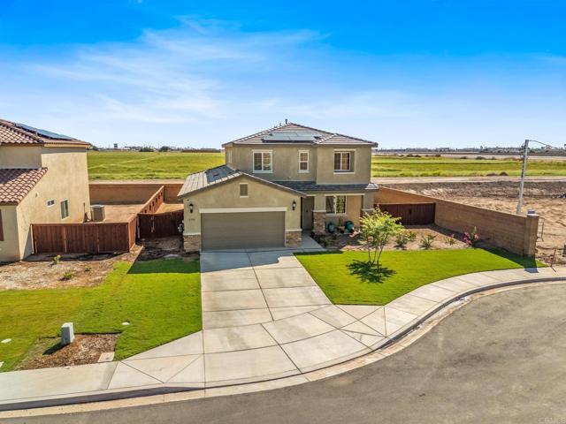 2504 Vista Del Mar Lane, Imperial CA: https://media.crmls.org/mediaz/f2e9a940-a4bc-44fa-b948-7b4ed5eacfb9.jpg