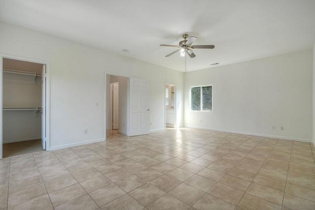 29711 Williams Valley Ct, Escondido CA: https://media.crmls.org/mediaz/f2ea6d48-3133-4017-9026-ce18750605a5.jpg