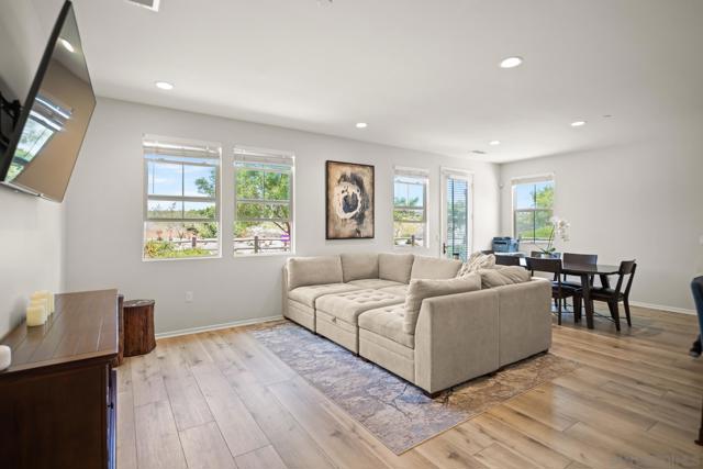 1257 Calle Datura, Chula Vista CA: https://media.crmls.org/mediaz/f2eabd48-4349-484f-ad77-fd97960733cf.jpg