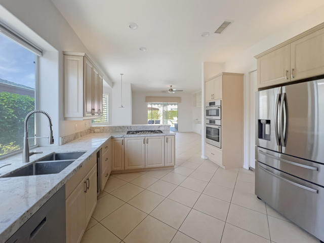 5 Lyon Road, Rancho Mirage CA: https://media.crmls.org/mediaz/f2ead0b3-1c1b-4a0b-ba3f-c157ce2ea2a1.jpg