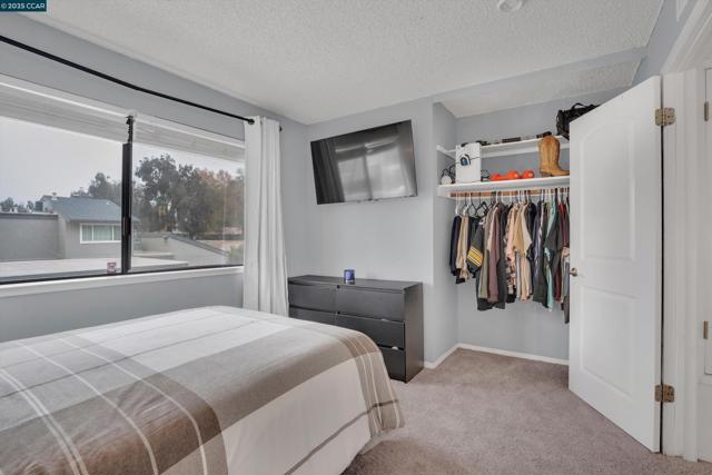 1120 Kenwal Rd, Concord CA: https://media.crmls.org/mediaz/f2eadc25-688f-4357-9b3a-4ba65ac2c0b3.jpg