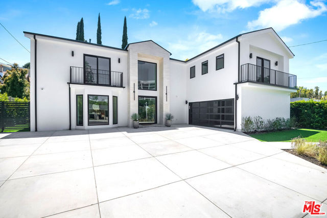 16226 Dickens Street, Encino CA: https://media.crmls.org/mediaz/f2eb8869-8b61-4c9c-b5f4-0a9539590b36.jpg