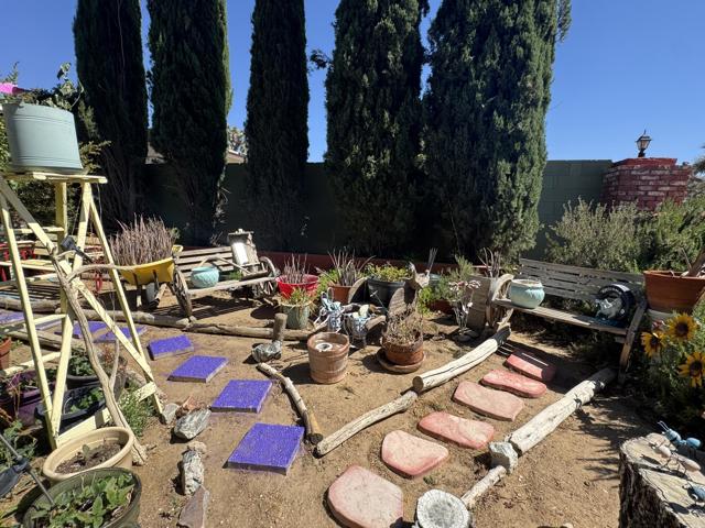 7585 Joshua Lane, Yucca Valley CA: https://media.crmls.org/mediaz/f2ebb0bb-6d55-4a09-83b9-3ee617f2406b.jpg