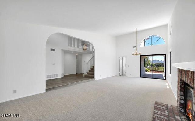 2568 Picadilly Circle, Thousand Oaks CA: https://media.crmls.org/mediaz/f2ebef78-a767-4911-bb4f-0623a5773d6f.jpg