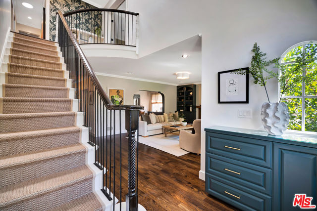 14071 Roblar Road, Sherman Oaks CA: https://media.crmls.org/mediaz/f2ec2066-efc8-4fd9-b600-c3e38f0d124c.jpg