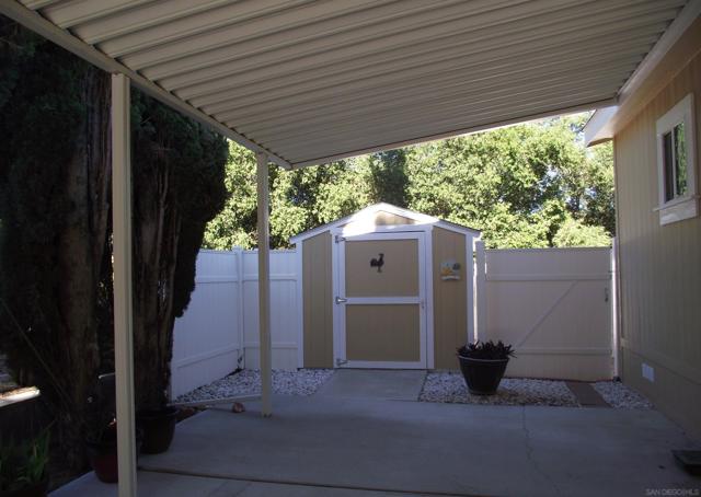 35109 Highway 79, Warner Springs CA: https://media.crmls.org/mediaz/f2ec2387-8ddc-41c4-afa5-d3fbce481ba6.jpg
