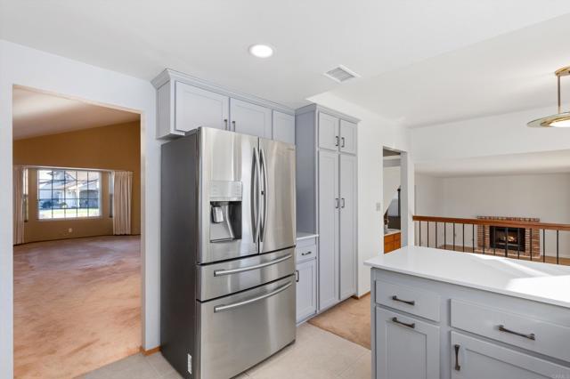 Detail Gallery Image 15 of 41 For 7338 Canyon Breeze Rd, San Diego,  CA 92126 - 4 Beds | 3 Baths