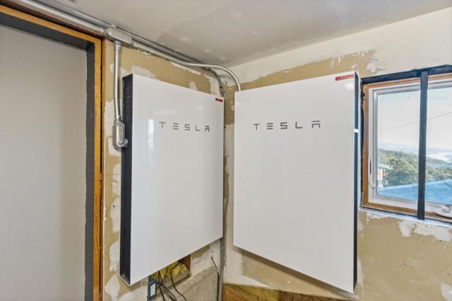 107 Dolphine Avenue, El Granada CA: https://media.crmls.org/mediaz/f2ec4c31-3487-41f4-8c7a-18a817a03dbd.jpg